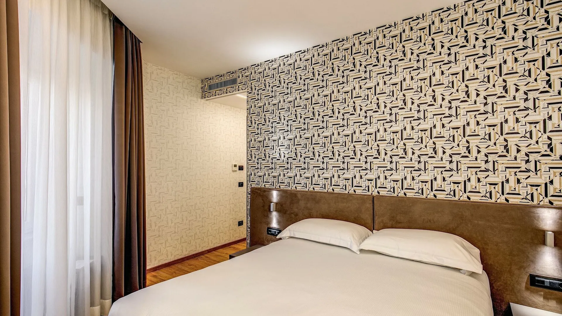 רומא Colosseo Prestige Rooms